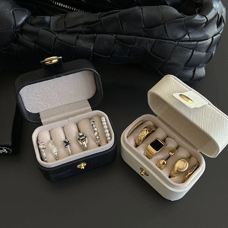 Compact and Stylish Mini Portable Jewelry Storage Bag – Perfect for Rings, Necklaces, Earrings, and More